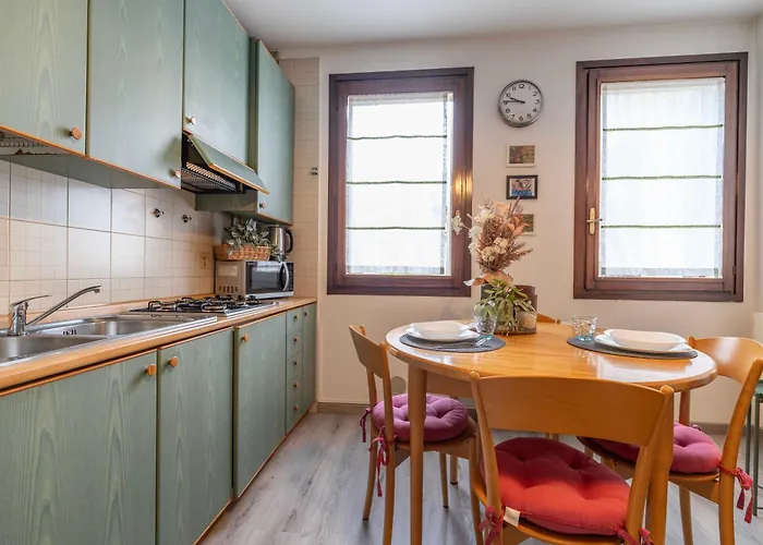 Domus Civico 16 公寓 *