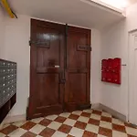 Domus Civico 16